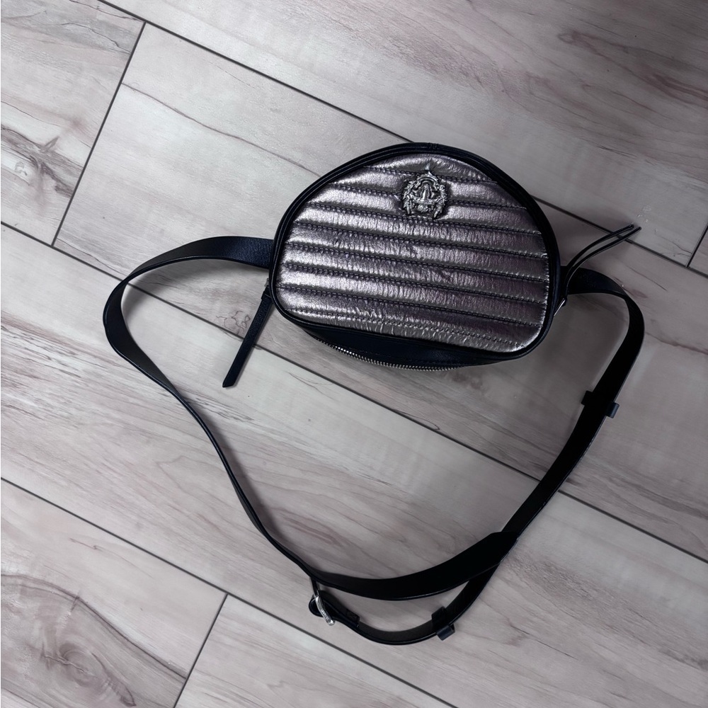 Metallic Silver and Black Quilted Women's Belt Bag - Picture 5 of 10